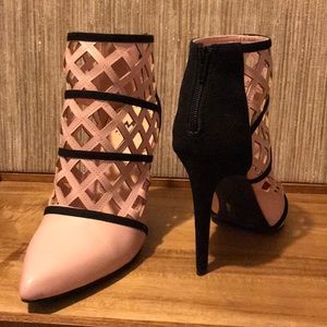 Perfect spring caged heel